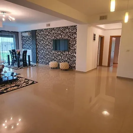 Sunrise Residence Luxury 3 Bed,3 Bath 2 Minute De Plaja Mamaia Nord Appartamento